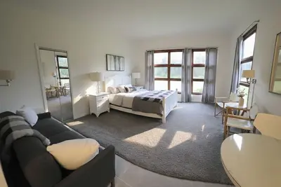 Image de New Listing! ! Charming Studio Cottage + Enjoy Harbor Country + Near Cherry Beach