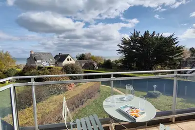 Image de Maison Vue Mer pour 9 – Plage à Deux Pas & Confort Familial