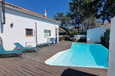 Image de \"Villa of Arts\". House with the pool, minutes from ocean and not far from Lisbon