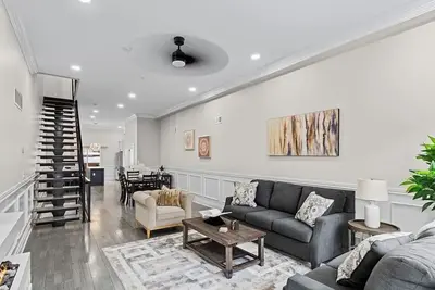 Image de Located in Queens Village Philadelphia's most vibrant and charming neighborhoods