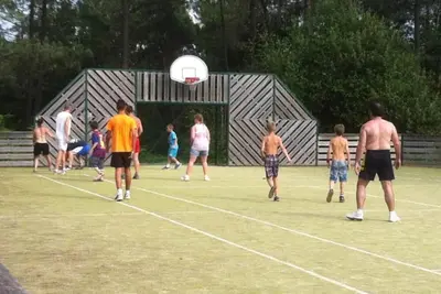 Image de ZEcamping 4* pataugeoire piscine chiens acceptés locatif Tv Lv clim