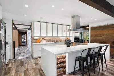 Image de Breathtaking Retreat in the Redwoods -2br/1. 5ba