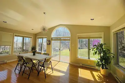 Image de Large 5br Home| Garden & Ocean View| Free Parking| 12 Min Dt