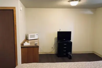 Image de 2 Affordable Rooms Perfect for Short Visits - Borge Park Complex - 1. 1 miles