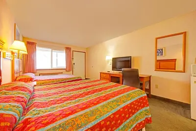 Image de Affordable Room w/ Free Parking | Ideal for Cascade Trail Adventures