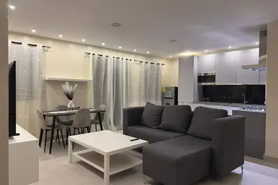 Image de Pink Tower. Cozy and quiet. 15 minutes from Airport