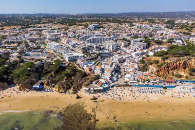 Image de Beachside 1br Stay for 4 – Easy Beach Access by Lift & Free Parking