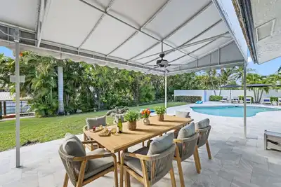 Image de Direct Lake Ida Access | Sleeps 8 | Golf Cart | Heated Pool | by Delray Nightly