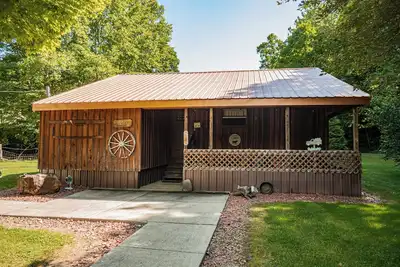 Image de Secluded Cabin + Hot Tub Hocking Hills