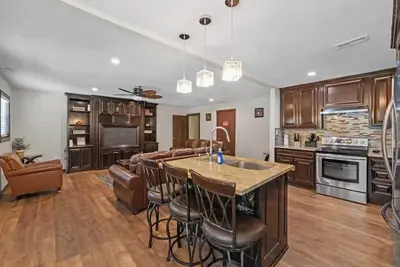 Image de Gorgeous/Atl 4-bedroom 3-baths house within friendly Conley minutes from airport