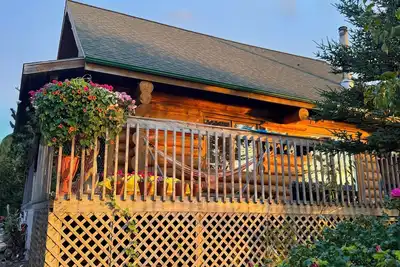 Image de Private Oceanfront Log Home nestled right on the world famous Bay of Fundy