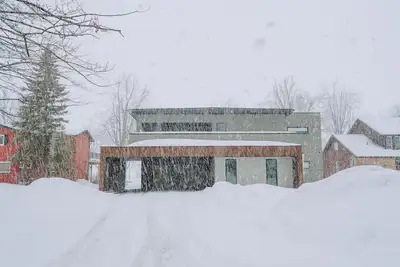 Image de Luxury Waterfront Estate in Lake Simcoe\n•private beach\n•4000sqft\n•sunset views