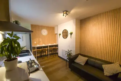 Image de Lower Cathedral Road (2 Beds)