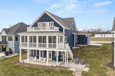 Image de New Luxury Riverfront 4-bedroom home in Heritage Harbor with sunset views