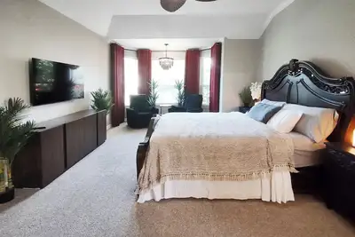 Image de 5-bedroom Elegant Home in Tranquil Georgetown for Workgroups and Families