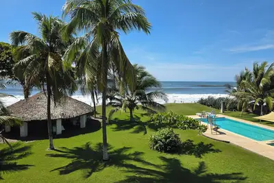 Image de Oceanfront Paradise on a Private Beach House in Miravalle, Sonsonate
