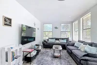 Image de Spacious 2-bedroom house - 9 mins from Silver Springs!