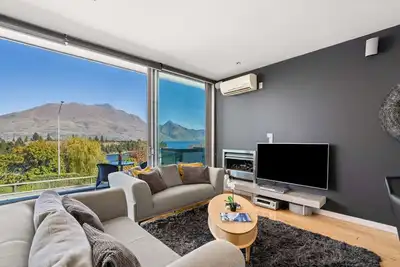 Image de Pounamu Terrace | Central · Lakeview · Fireplace