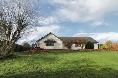 Summerhill, with open fire in Glasbury