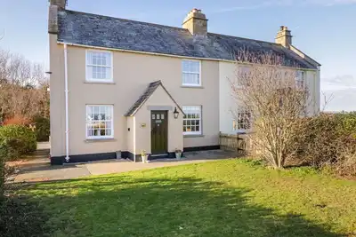 Image de 2 Old Coastguard House, pet friendly, with open fire in Beaumaris