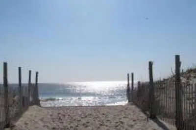 Image de Welcoming 2 Bed Beach Chic Bayside Cottage in America’s Greatest Family Resort