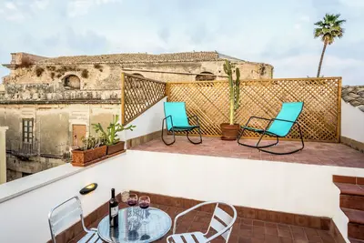 Casa Salomone Intera by OrtigiaApartments