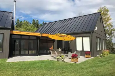 Image de Escape the noise and unwind at the Bluebird Guest House