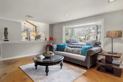 Modern 2br Near Gillette Stadium • Private Yard