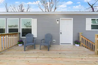 Image de Brand New 3 bedroom 2 bath house half a mile to Burnside Marina