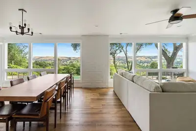 Image de Valley View | Hot Tub + Firepit + Views + Ev