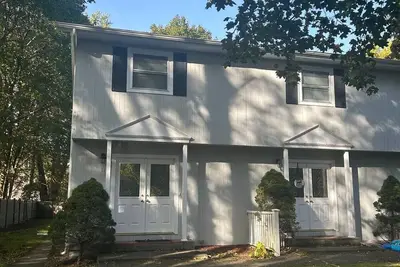 Image de Cozy, clean 2-bedroom getaway in Attleboro
