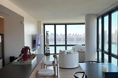 Image de 2-bedroom apartment in Greenpoint Brooklyn with stunning views