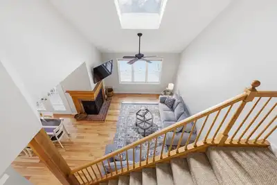 Image de Condo in gated community on Lake Winnipesaukee.