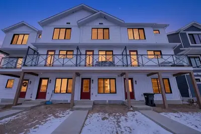 Modern 3br Townhome ★ Garage ★ Self Check-In ★ Workspace