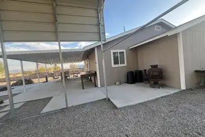 Image de 3-bedroom house in welcoming Quartzsite with cool Ac breeze
