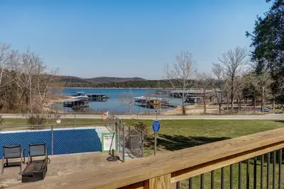 Image de Blue Heron · Lakefront Cabin · Pool & Dock