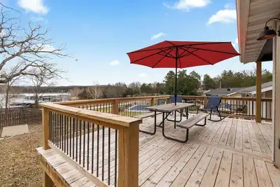 Image de Crest View Cabin - Lakefront Table Rock Lake