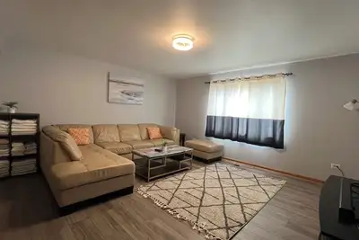 Image de Marvelous 4-bedroom townhome with Free Parking in vibrant Chicago