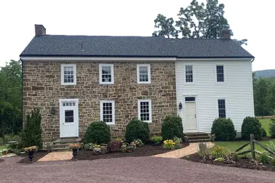 Image de \"Wittenmyer Meadows\", \nHistoric 4 Bedroom Home near Middleburg, Pa