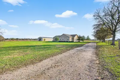 Image de Peaceful Waller Farm Stay  -  5br Gated Acreage