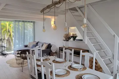 Image de Superbe T4 rénové à l'étage d'une maison au calme et près de tout