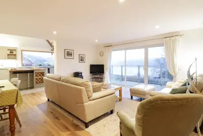 Image de Treetops: A Hidden Gem in Golant