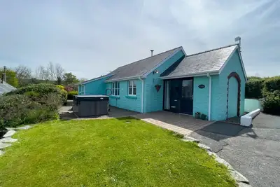 Ty Coed @ Canllefaes, Cardigan