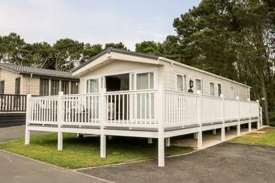 The Rodley Pines, Cayton