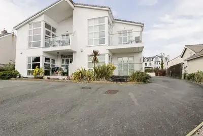 Image de Tides: A Coastal Retreat in Benllech