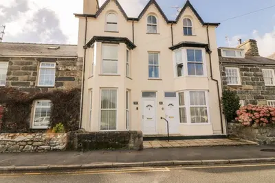 Image de Bay View, in Criccieth, Wales.