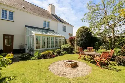 Home Farm Cottage, Fremington, Devon