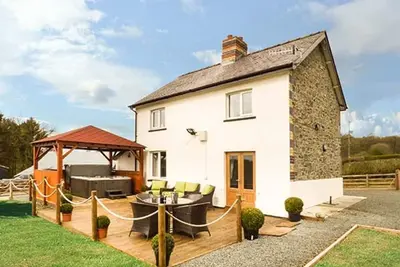Image de Cwmcelyn: Tranquil Retreat in Rhayader