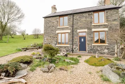 Image de Charming Groes Lwyd Home Awaits