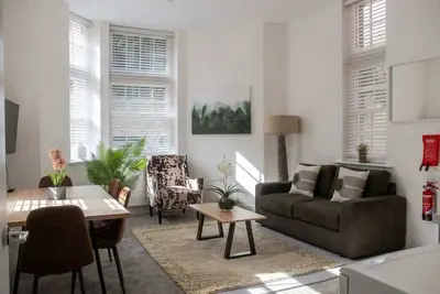 Image de Modern & Bright 1 Bedroom Apartment in Holywell